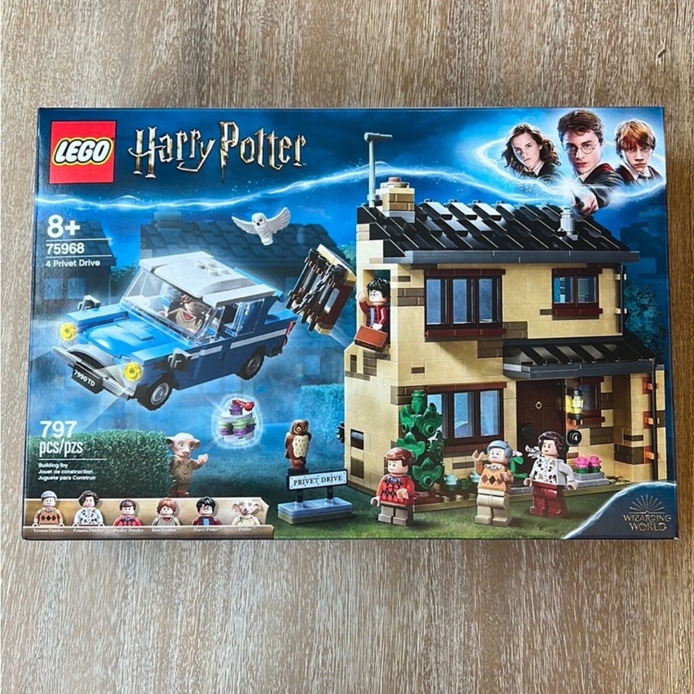 LEGO 4 Privet Drive Harry Potter
TM (75968) - Picture 2 of 3